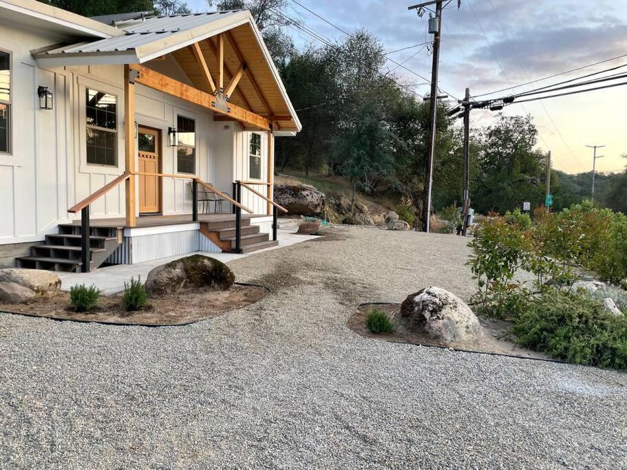Soleil Luna 2 Miles From Sequoia Park Entrance Three Rivers Exterior foto